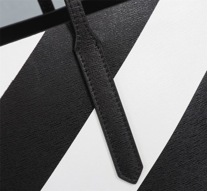 handbags OFF-White 505（6443870）size:32*25*15cm