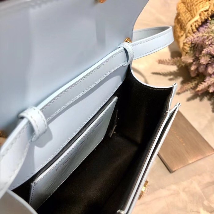  Handbags Bvlgari 288739 size:18.5*13*6.5 cm