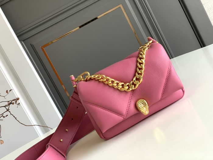  Handbags Bvlgari 2910850801 size:18*12*8 cm
