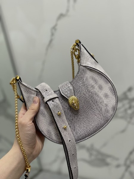  Handbags Bvlgari 291765 size:19.5*20*5 cm