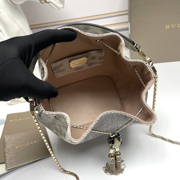  Handbags Bvlgari B287614 size:16*20*10.5 cm
