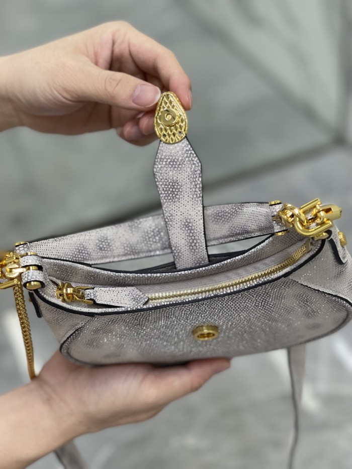  Handbags Bvlgari 291765 size:19.5*20*5 cm