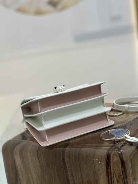  Handbags Bvlgari 38329 size:18*16*9 cm