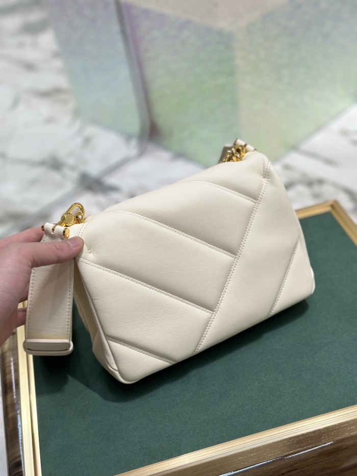  Handbags Bvlgari 291088 size:22.5*15*10 cm