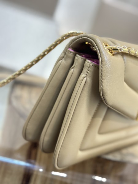  Handbags Bvlgari 292123 size:22.5*15*7 cm