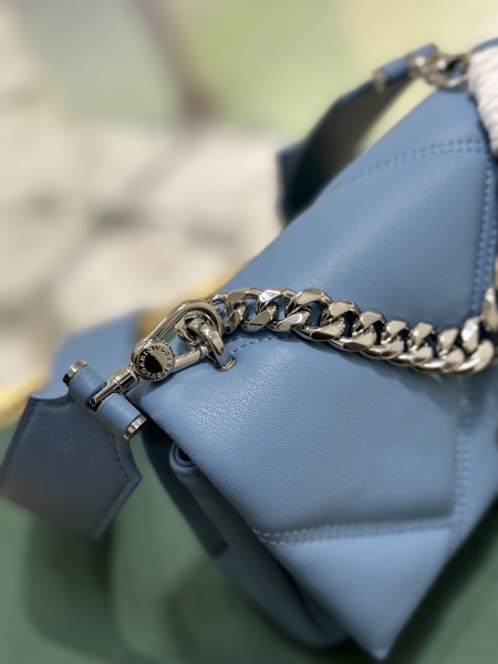  Handbags Bvlgari 291085 size:18*12*8 cm