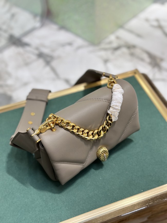  Handbags Bvlgari 291085 size:18*12*8 cm