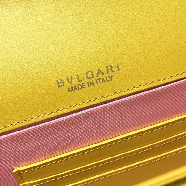  Handbags Bvlgari 292104 size:22*15*4.5 cm