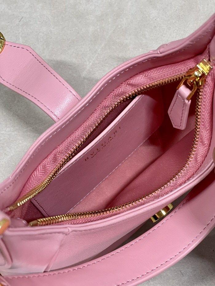  Handbags Bvlgari 291765 size:19.5*20*5 cm