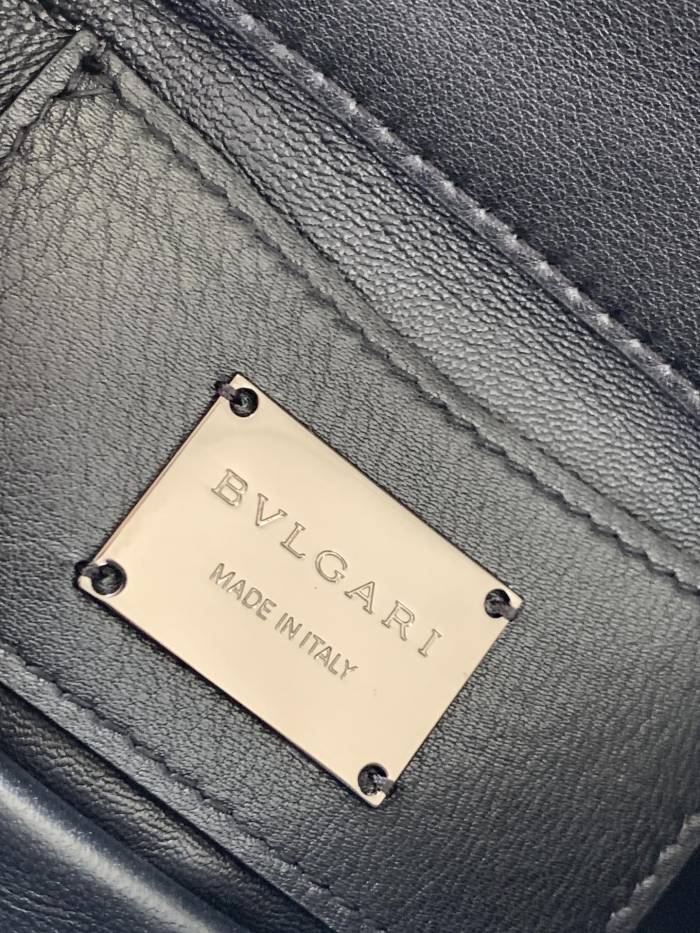  Handbags Bvlgari 2910850801 size:18*12*8 cm