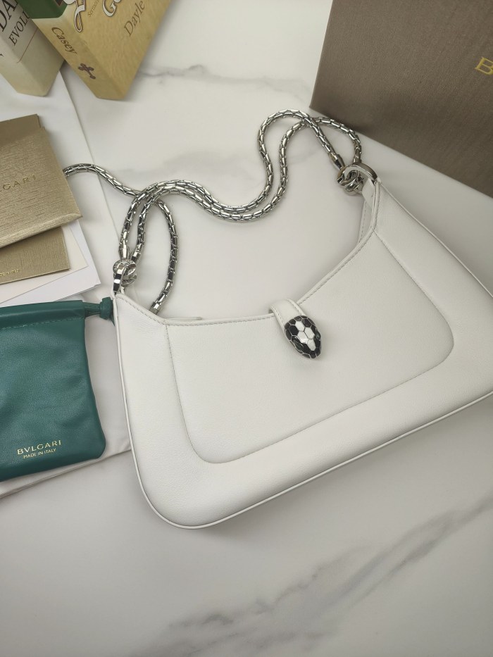  Handbags Bvlgari 293208 size:27.5*18*3.5 cm