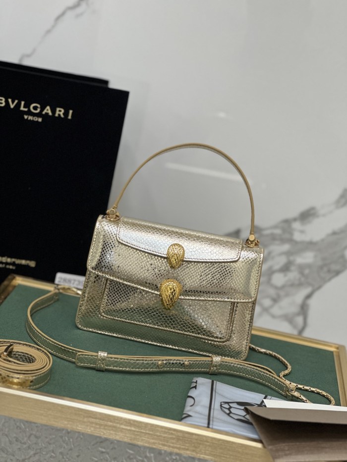  Handbags Bvlgari 288739 size:18.5*13*6.5 cm