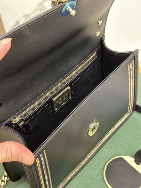  Handbags Bvlgari 288656 size:24*16*6.5 cm