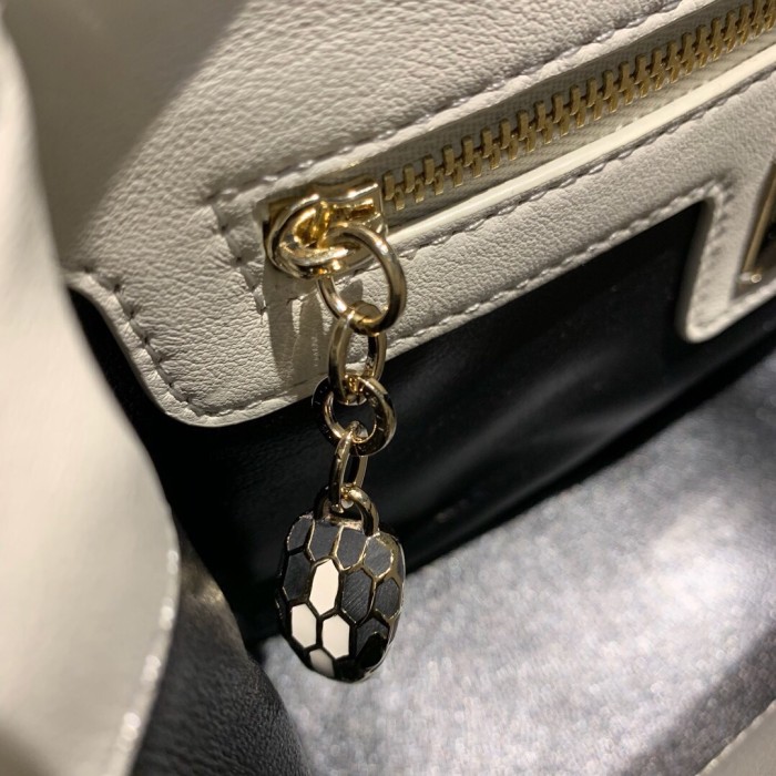  Handbags Bvlgari 2839930021 size:22.5*15*10 cm