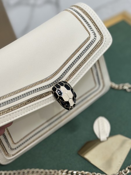  Handbags Bvlgari 288104 size:17*11*5 cm