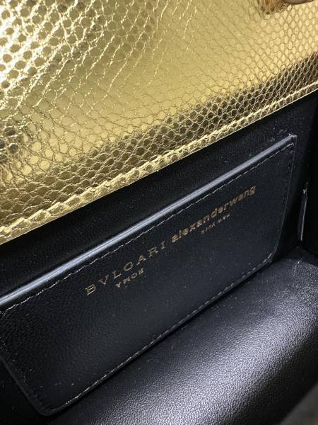  Handbags Bvlgari 288739 size:18.5*13*6.5 cm