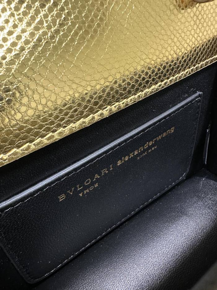  Handbags Bvlgari 288739 size:18.5*13*6.5 cm