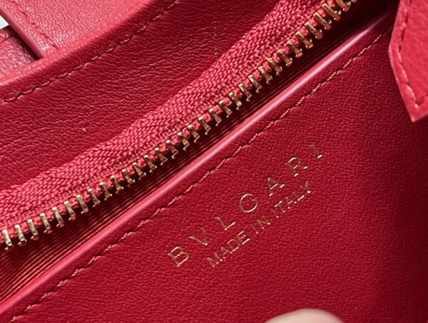  Handbags Bvlgari 291765 size:19.5*20*5 cm