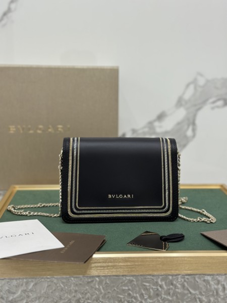  Handbags Bvlgari 288104 size:17 cm