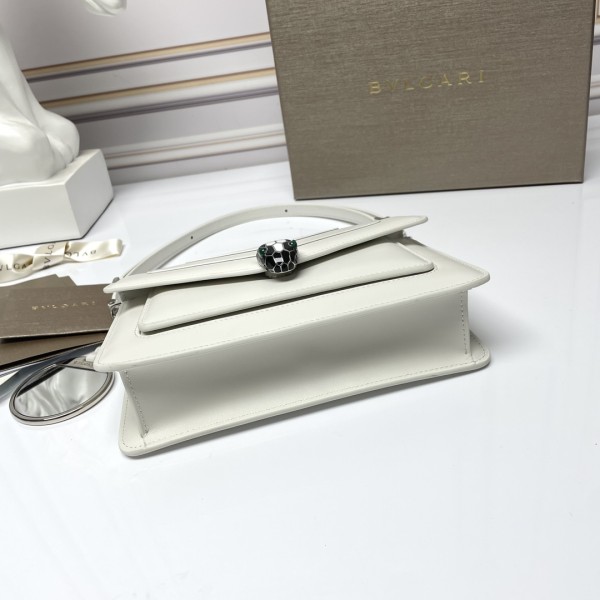  Handbags Bvlgari 292104 size:22*15*4.5 cm