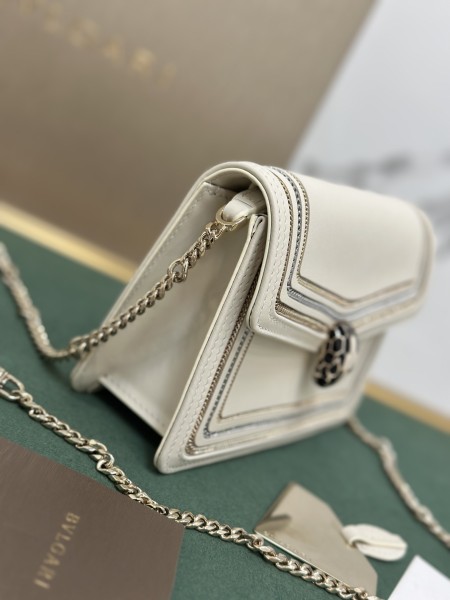  Handbags Bvlgari 288104 size:17 cm