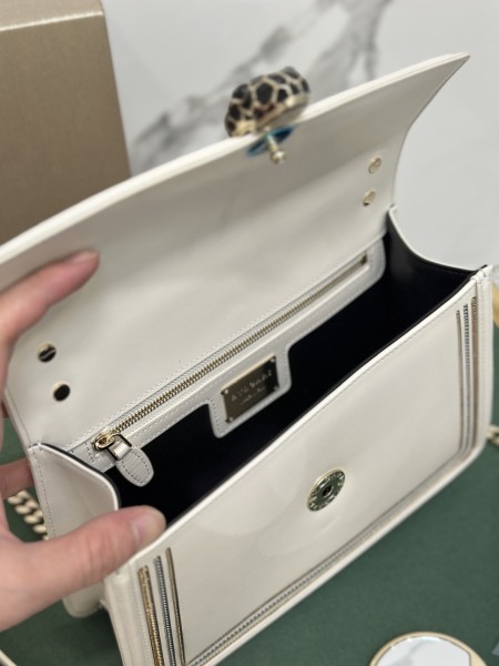  Handbags Bvlgari 288656 size:24*16*6.5 cm