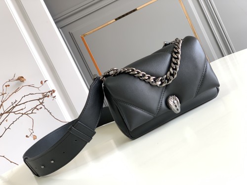  Handbags Bvlgari 2910850801 size:18*12*8 cm