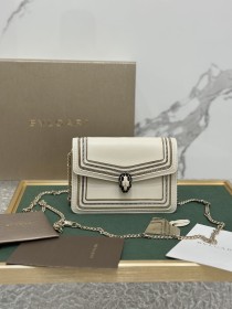  Handbags Bvlgari 288104 size:17 cm