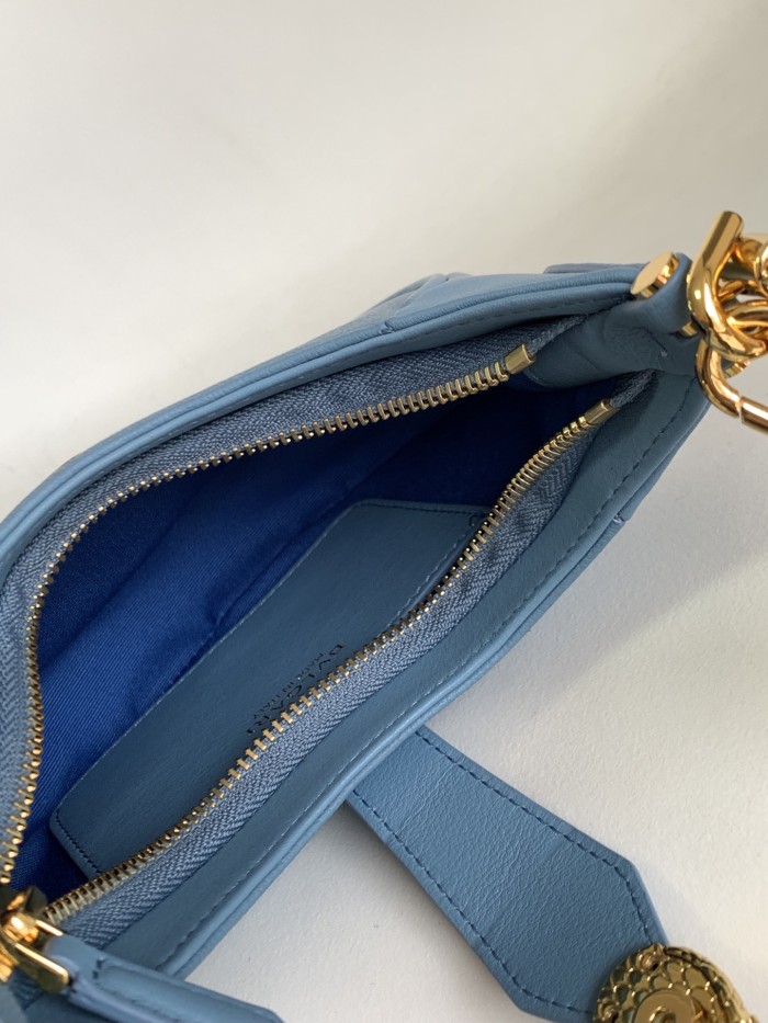  Handbags Bvlgari 2916340801 size:19.5*20*5 cm