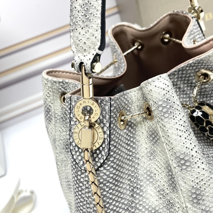  Handbags Bvlgari B287614 size:16*20*10.5 cm