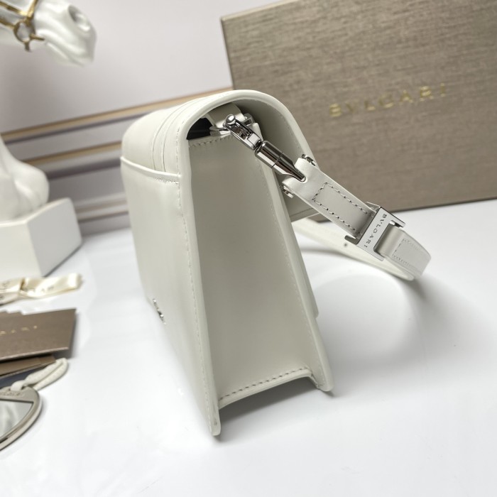  Handbags Bvlgari 292104 size:22*15*4.5 cm