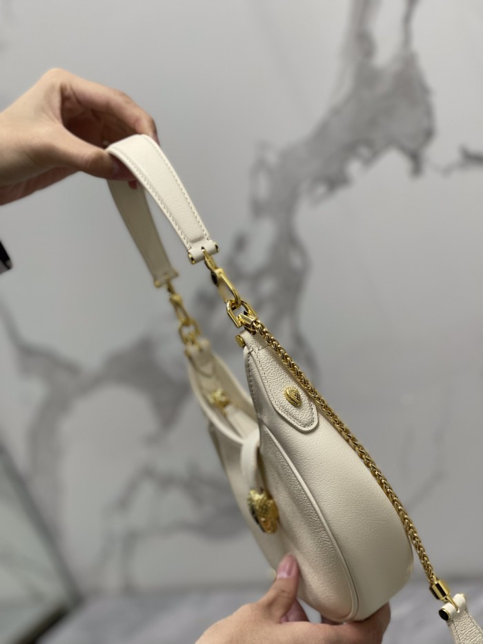  Handbags Bvlgari 291765 size:19.5*20*5 cm