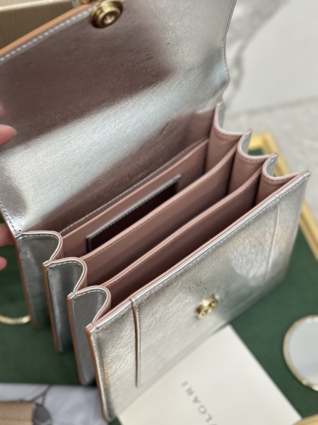  Handbags Bvlgari 38329 size:20*16*9 cm