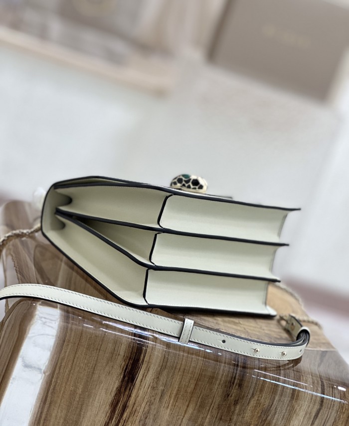  Handbags Bvlgari 38329 size:18*16*9 cm