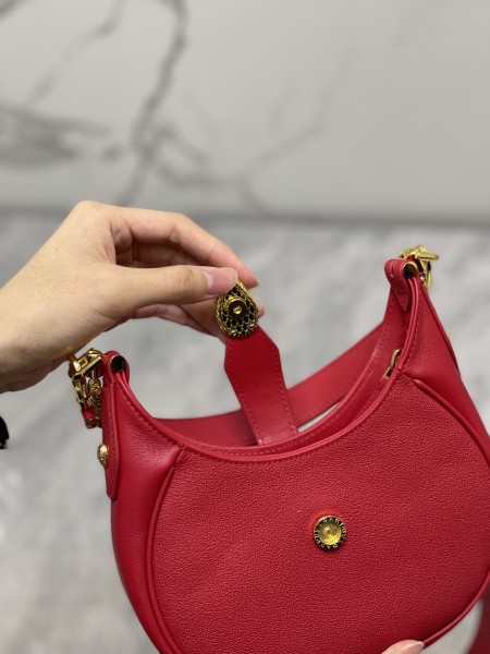  Handbags Bvlgari 291765 size:19.5*20*5 cm