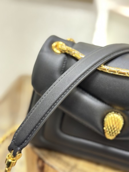  Handbags Bvlgari 292123 size:22.5*15*7 cm