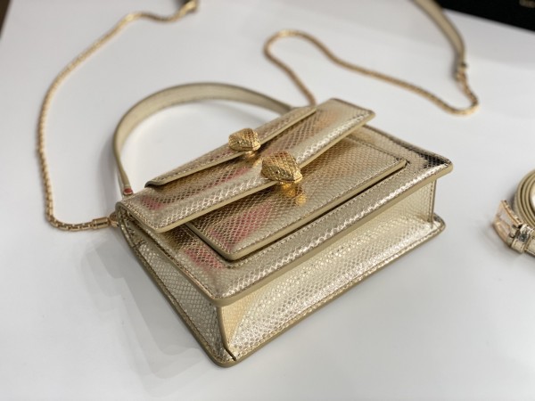  Handbags Bvlgari 8739 size:19*13*6.5 cm