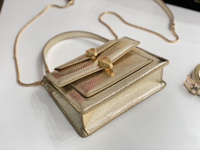  Handbags Bvlgari 8739 size:19*13*6.5 cm