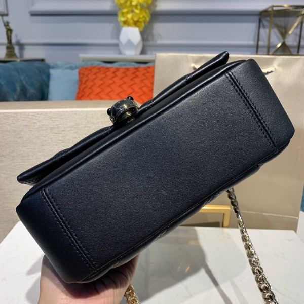  Handbags Bvlgari 2839930021 size:22.5*15*10 cm