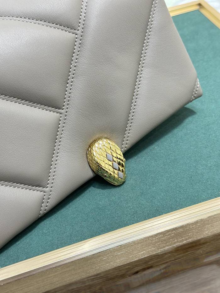  Handbags Bvlgari 291088 size:22.5*15*10 cm