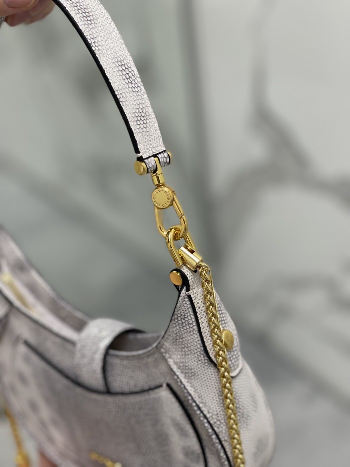  Handbags Bvlgari 291765 size:19.5*20*5 cm