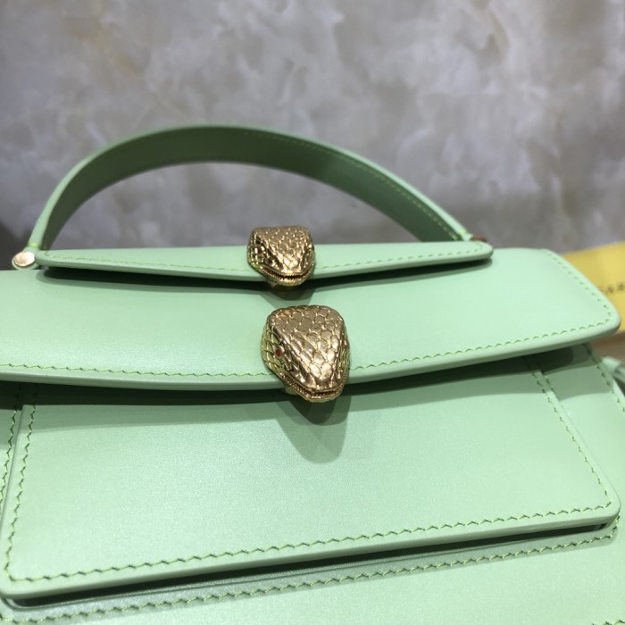  Handbags Bvlgari 288739 size:18.5*13*6.5 cm