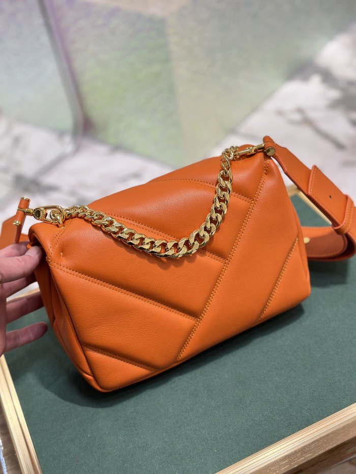  Handbags Bvlgari 291088 size:22.5*15*10 cm