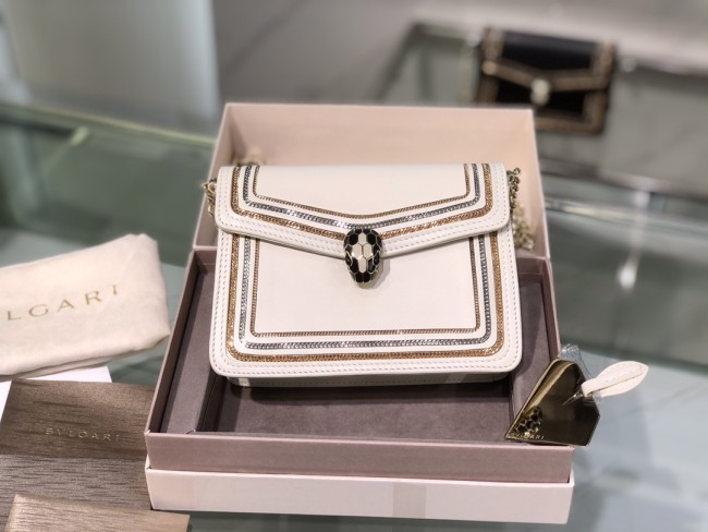  Handbags Bvlgari 288104 size:17.5*11*5 cm