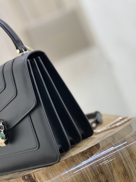  Handbags Bvlgari 38329 size:18*16*9 cm