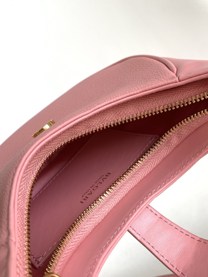  Handbags Bvlgari 2916340801 size:19.5*20*5 cm