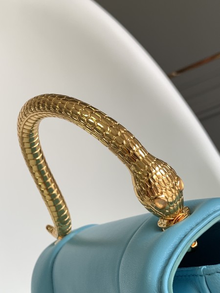  Handbags Bvlgari BVLGARI size:19.2*15*6 cm