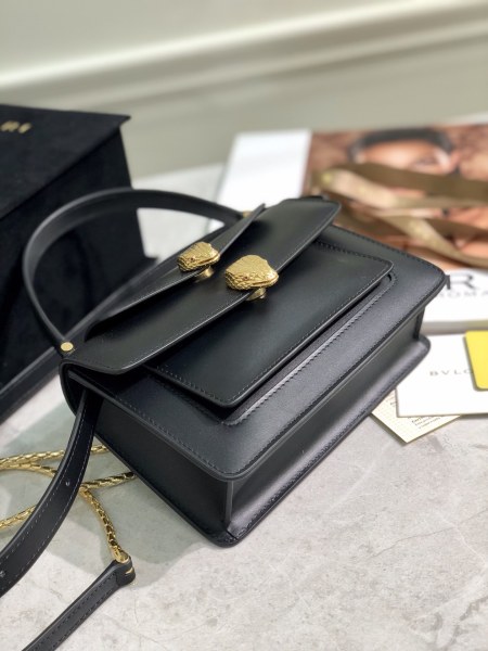  Handbags Bvlgari 288739 size:18.5*13*6.5 cm