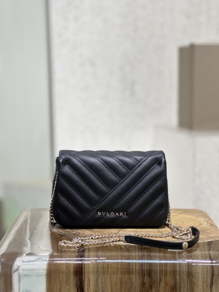  Handbags Bvlgari 288706 size:17*11*5 cm