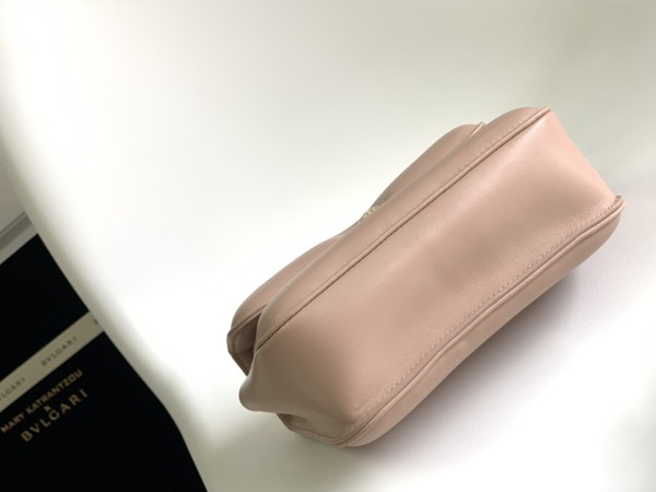  Handbags Bvlgari BVLGARI size:19.2*15*6 cm